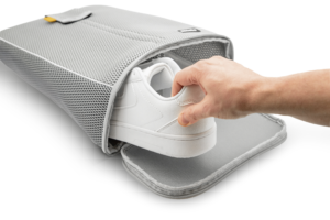 Sneakers und Turnschuhe im passenden Beutel verstauen.